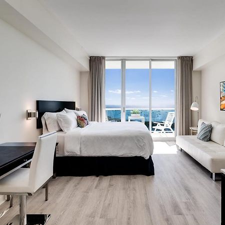 Villa Ocean View Balcony Steps From Restaurants, Peacock Park & Marina Miami Exterior foto